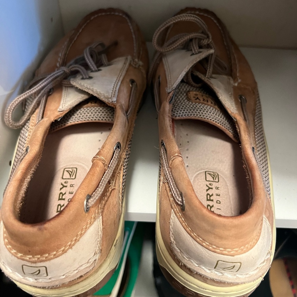 Tan Sperrys